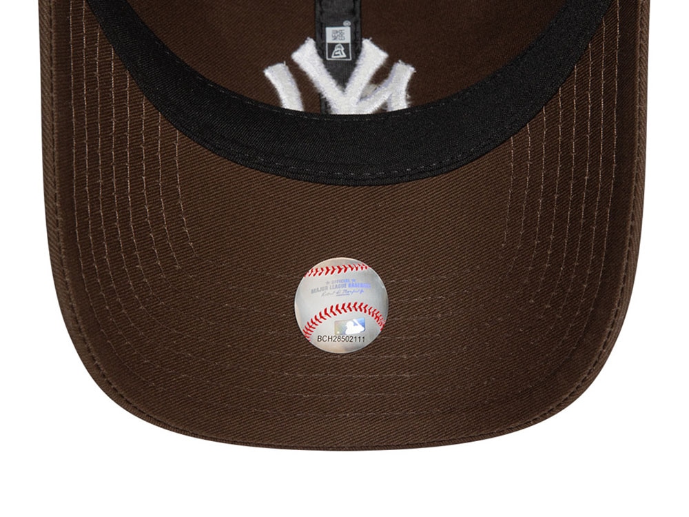 New Era New York Yankees League Essential Brown 9Twenty Strapback Cap