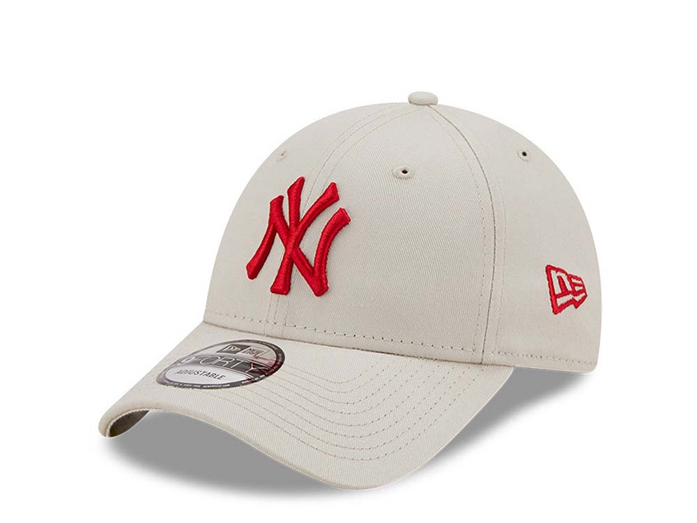 New Era New York Yankees League Essential Beige 9Forty Strapback Cap