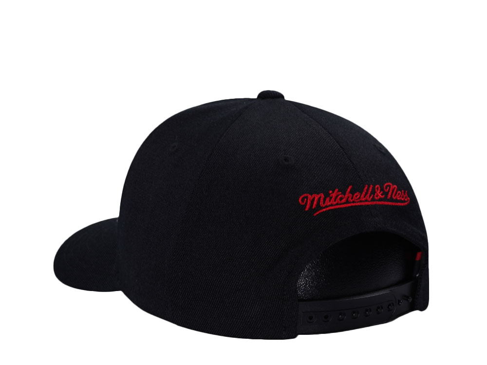 Mitchell & Ness Los Angeles Lakers Classic Inferno Edition Snapback Cap