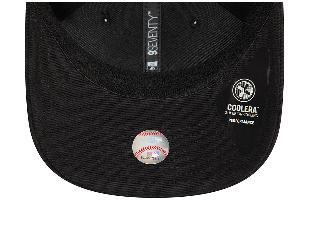 New Era New York Yankees Monochrome Black 9Seventy Snapback Cap