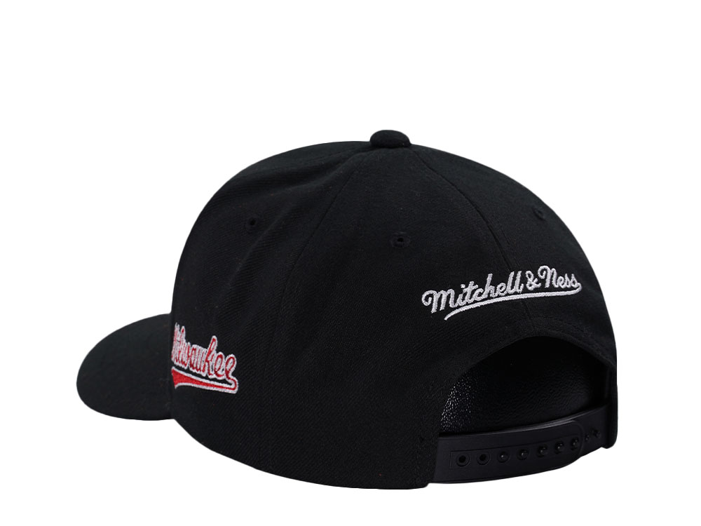 Mitchell & Ness Milwaukee Bucks Hardwood Classic Pro Crown Fit Black Snapback Cap