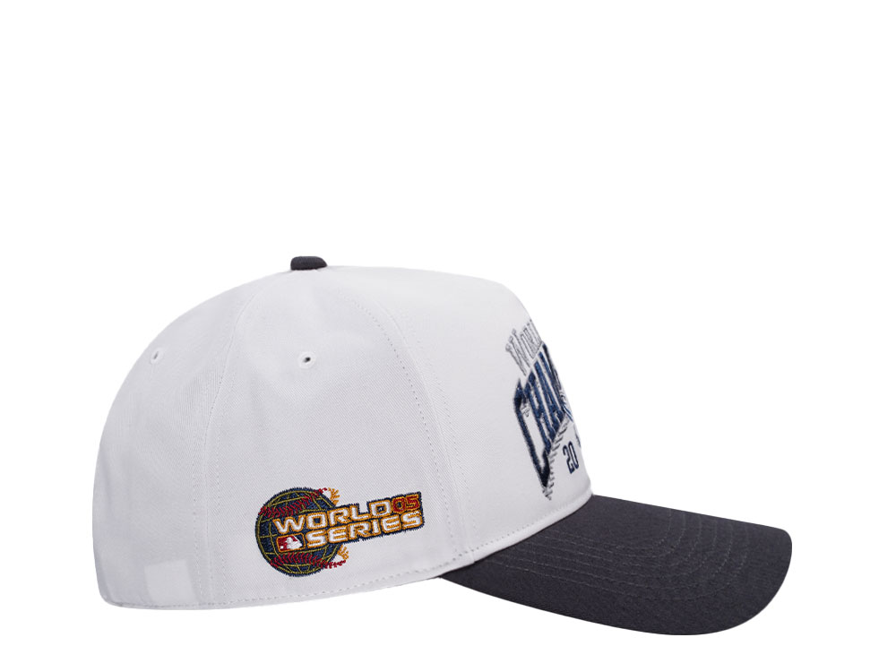 47Brand Chicago White Sox World Series 2005 White Arch Champions Hitch Snapback Cap