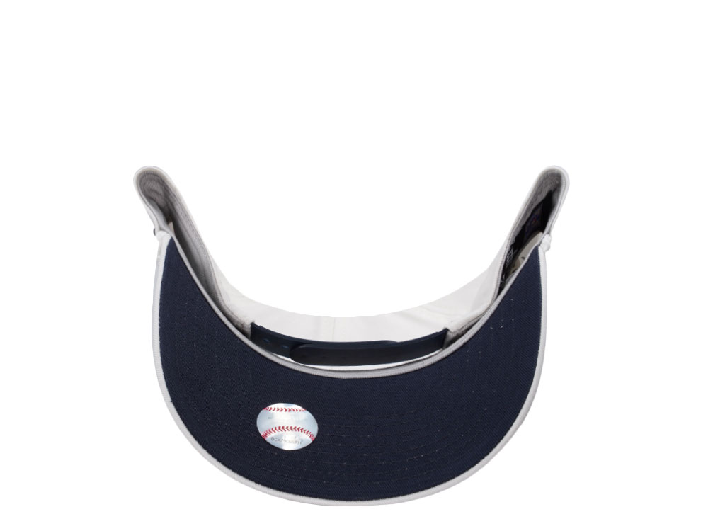 Nike Boston Red Sox 1969 Cooperstown White Edition Snapback Cap