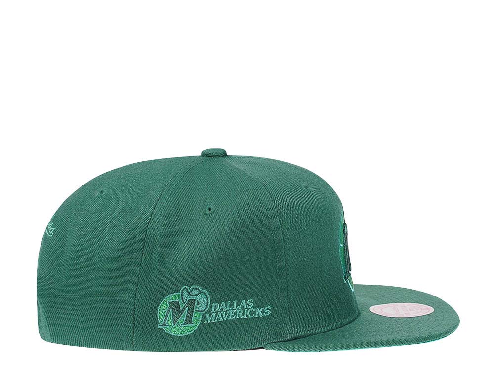 Mitchell & Ness Dallas Mavericks Green Hardwood Classic Snapback Cap