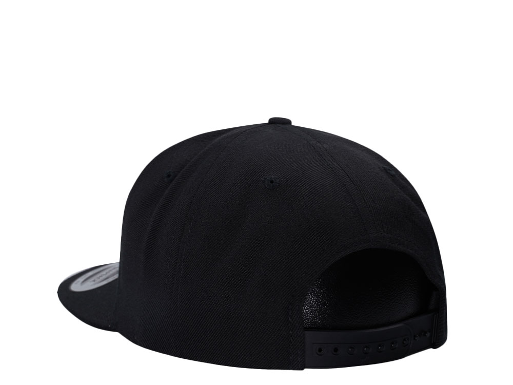 Yupoong Basic Black Snapback Cap