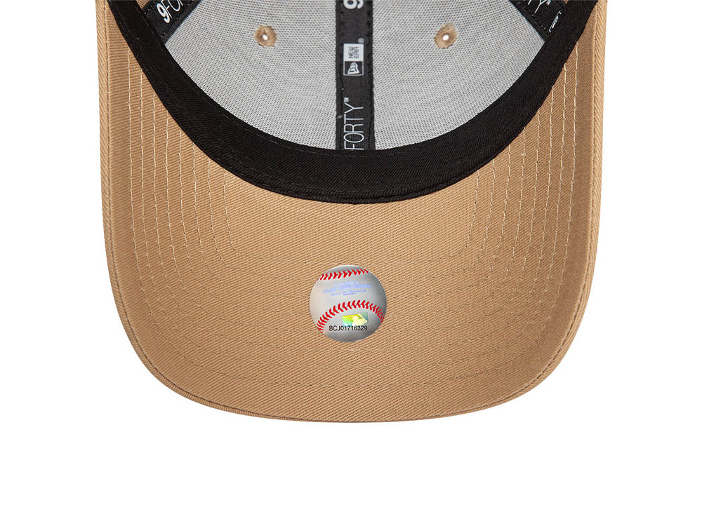 New Era New York Yankees League Essential Camel Womens 9Forty Strapback Cap