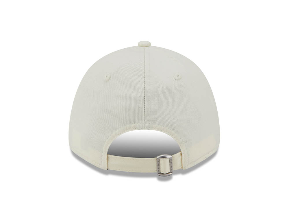 New Era Manchester United Seasonal Off White 9Forty Strapback Cap