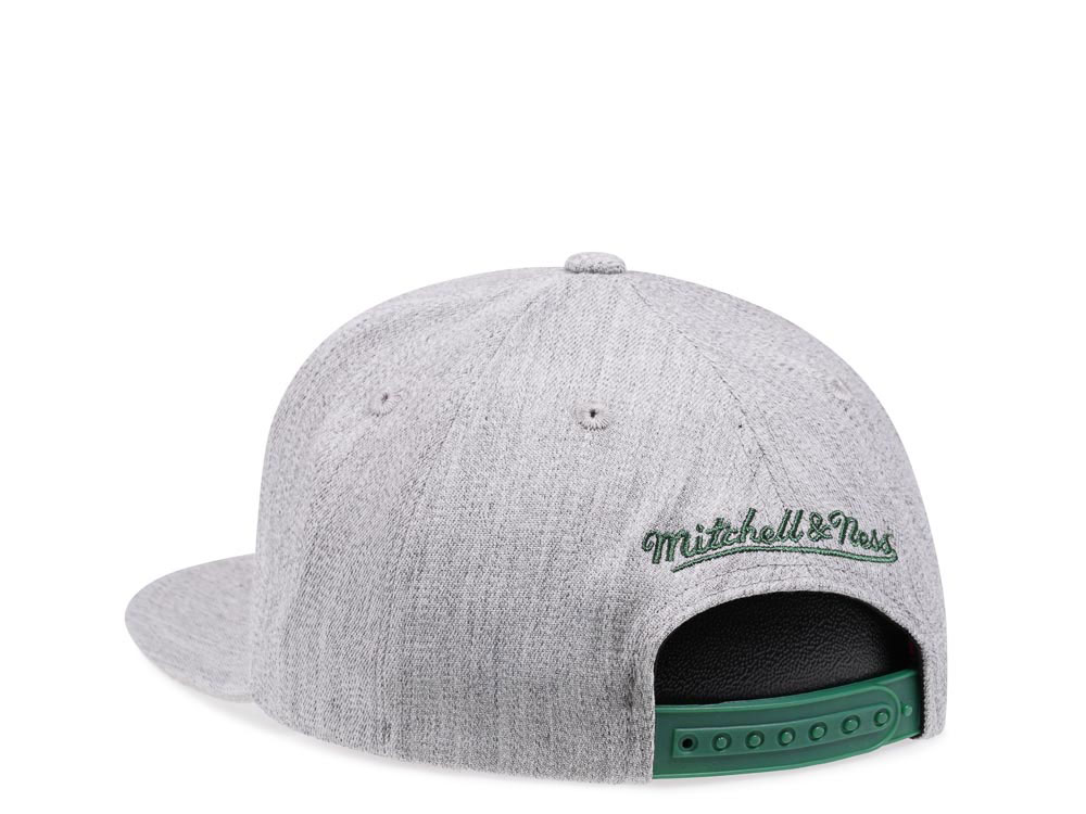 Mitchell & Ness Milwaukee Bucks Heather Red Line Flex Snapback Cap