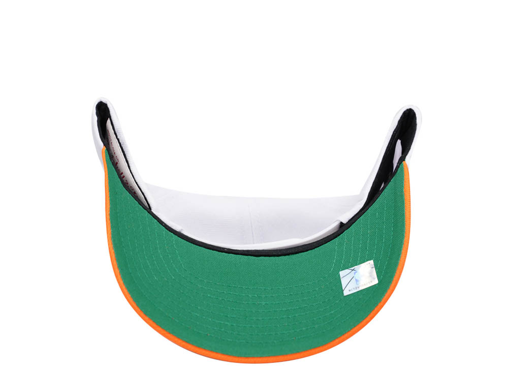 Mitchell & Ness New York Knicks Team Two Tone 2.0 Pro White Snapback Cap